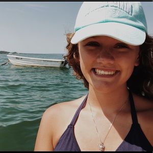 Meet your Posher, Loryn